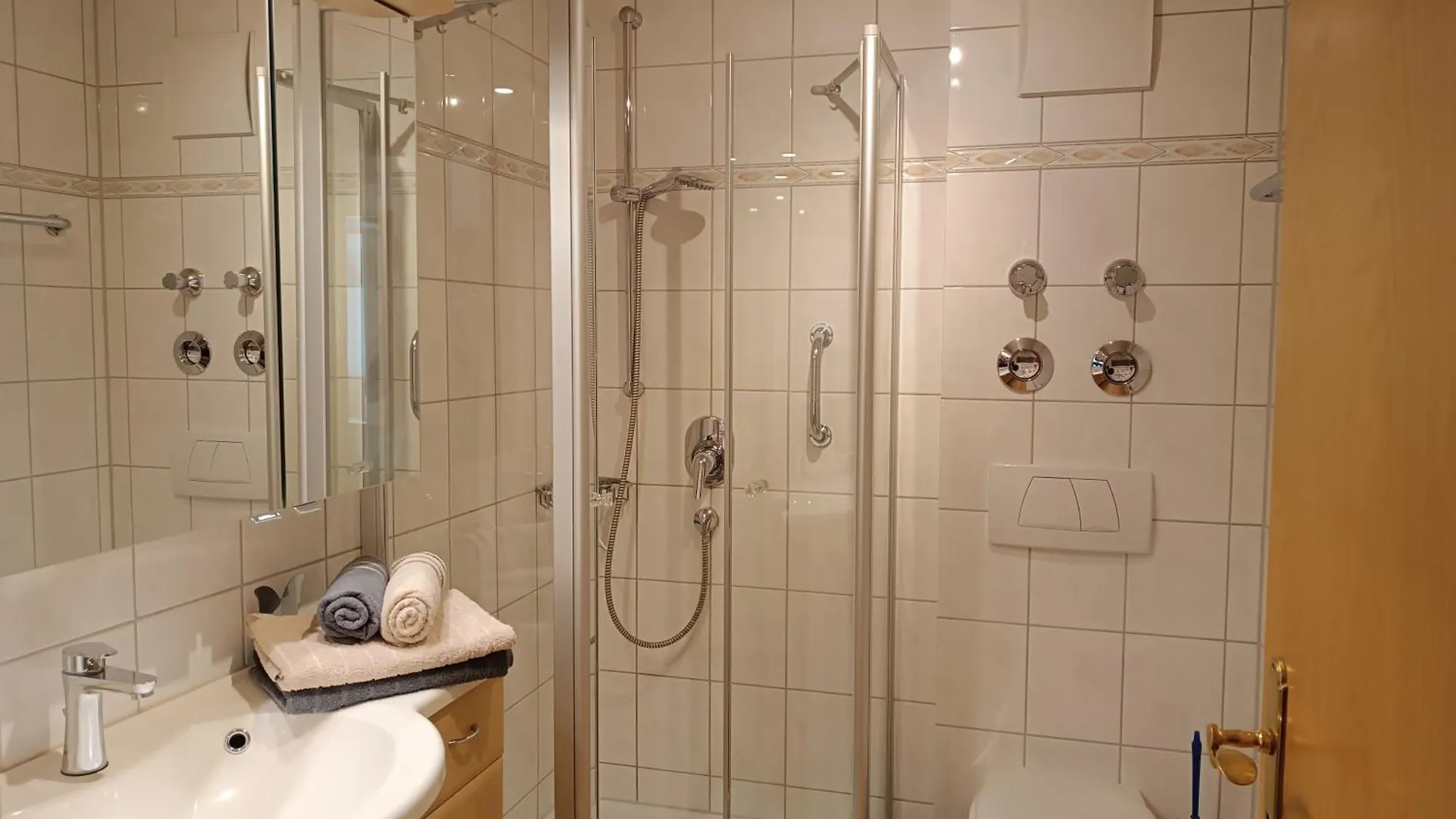 Panorama-Edelweiss Mit Hallenbad & Sauna - Gratis Oepnv Fischen im Allgaeu 0*,  Germany